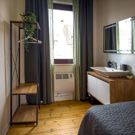 Immostay #8 - Haus Fuer 13 Personen Mit 7 - Grosser Garten & Grill, Free Parking, Wlan Apartment *