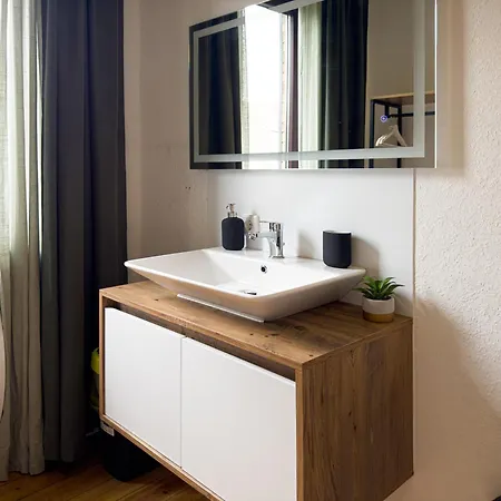 Immostay #8 - Haus Fuer 13 Personen Mit 7 - Grosser Garten & Grill, Free Parking, Wlan Apartment *