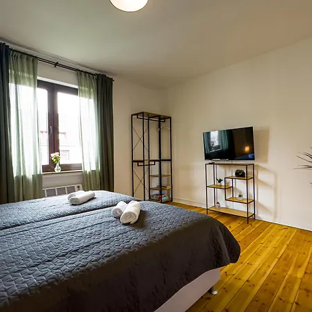 Immostay #8 - Haus Fuer 13 Personen Mit 7 - Grosser Garten & Grill, Free Parking, Wlan Apartment Bremen