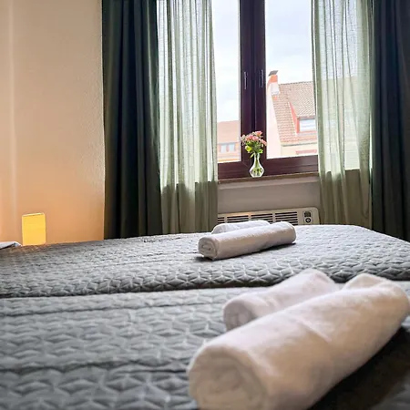 Immostay #8 - Haus Fuer 13 Personen Mit 7 - Grosser Garten & Grill, Free Parking, Wlan * Bremen