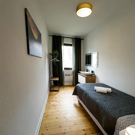 Immostay #8 - Haus Fuer 13 Personen Mit 7 - Grosser Garten & Grill, Free Parking, Wlan Apartment *