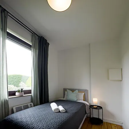 Immostay #8 - Haus Fuer 13 Personen Mit 7 - Grosser Garten & Grill, Free Parking, Wlan Apartment *