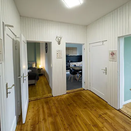 Immostay #8 - Haus Fuer 13 Personen Mit 7 - Grosser Garten & Grill, Free Parking, Wlan * Bremen