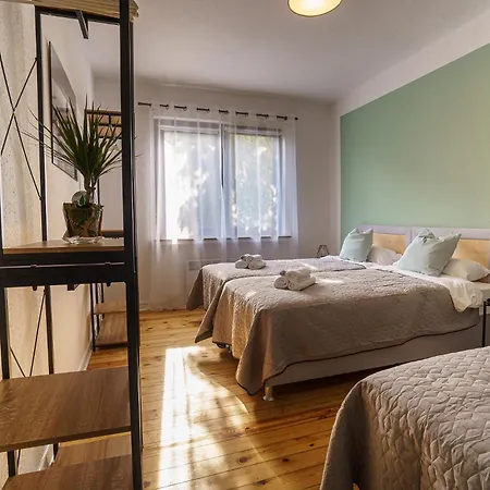 Apartment Immostay #8 - Haus Fuer 13 Personen Mit 7 - Grosser Garten & Grill, Free Parking, Wlan *
